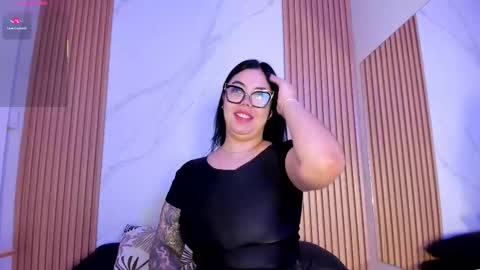 Snapshot of juicy_led_ chatting on 10/22/25, 11:10 Juicy online show from 10/22/25, 11:10