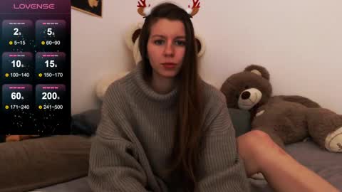 laura online show from 12/15/24, 03:42