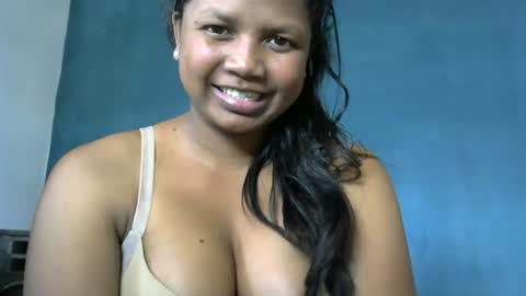Snapshot of juicy_pretty chatting on 09/14/25, 11:20 stellah online show from 09/14/25, 11:20