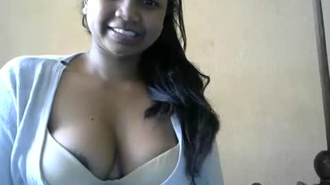 Snapshot of juicy_pretty chatting on 09/15/25, 07:52 stellah online show from 09/15/25, 07:52