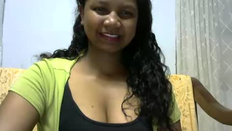 Snapshot of juicy_pretty chatting on 09/30/25, 01:32 stellah online show from 09/30/25, 01:32