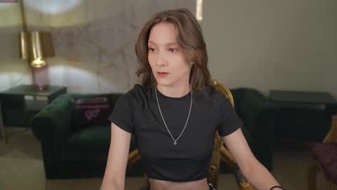 Snapshot of juicy_secrets_054 chatting on 03/26/26, 11:27 Elza online show from 03/26/26, 11:27