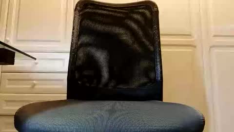 Snapshot of juicyballs8 chatting on 10/03/25, 07:33 Paul online show from 10/03/25, 07:33