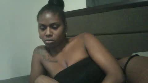 Snapshot of juicyexotic chatting on 11/06/25, 12:50 JuicyExotic online show from 11/06/25, 12:50