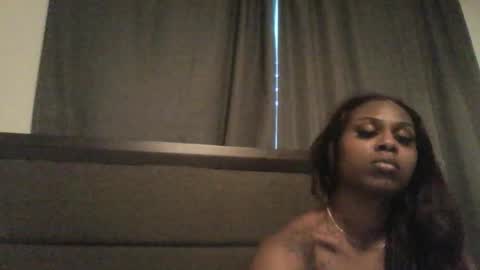 Snapshot of juicyexotic chatting on 11/18/25, 02:32 JuicyExotic online show from 11/18/25, 02:32