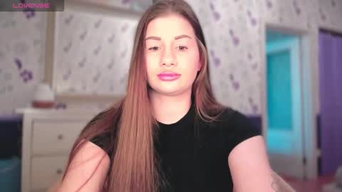 Snapshot of juicyhelenx chatting on 10/05/25, 01:20 Elena online show from 10/05/25, 01:20