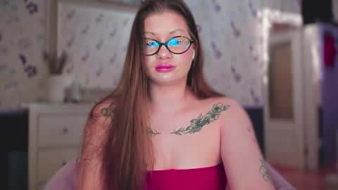 Snapshot of juicyhelenx chatting on 10/30/25, 07:36 Elena online show from 10/30/25, 07:36