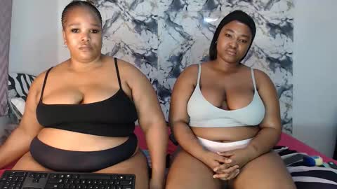 Snapshot of juicyjasminx chatting on 05/18/26, 11:10 juicyjasminx online show from 05/18/26, 11:10