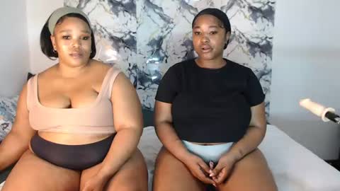 Snapshot of juicyjasminx chatting on 06/15/26, 11:07 juicyjasminx online show from 06/15/26, 11:07