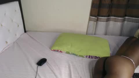 juicymunirah online show from 09/30/25, 03:50