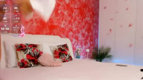 juicyolivia_ online show from 06/12/26, 04:33