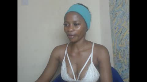 juicypiexx online show from 02/11/25, 10:28
