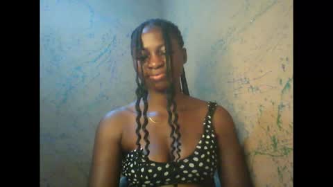 Snapshot of juicypiexx chatting on 11/21/25, 02:10 juicypiexx online show from 11/21/25, 02:10