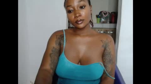 juicyxpink online show from 11/20/25, 11:48