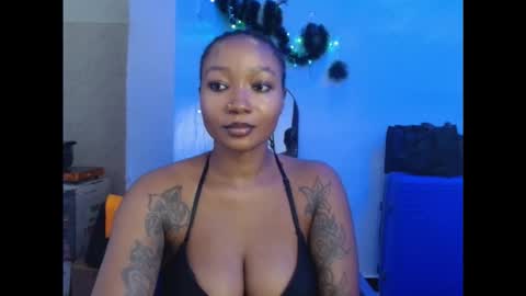 juicyxpink online show from 12/17/25, 07:09