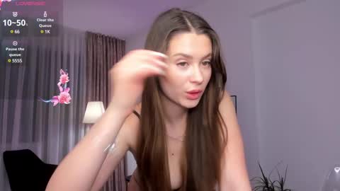 juicyypeachh_ online show from 02/21/25, 08:16