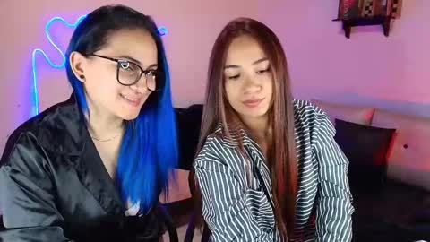 Snapshot of jules_n_gia chatting on 03/08/25, 09:29 Jules and Gia online show from 03/08/25, 09:29