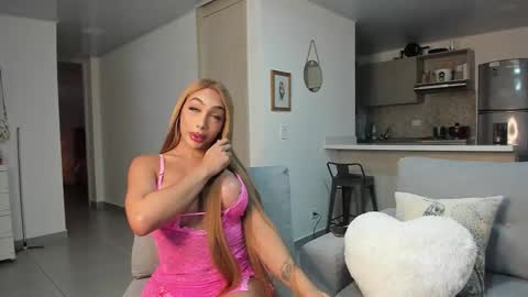julessy online show from 02/17/26, 04:13