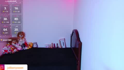 Juliana online show from 11/13/25, 01:48