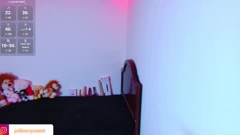 Juliana online show from 11/16/25, 02:06