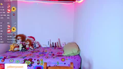 Juliana online show from 11/28/25, 12:02