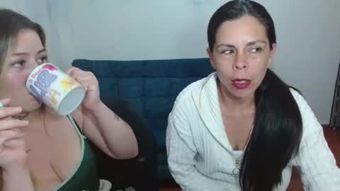 Snapshot of juli_69 chatting on 09/12/25, 11:37  Juliana Torres  online show from 09/12/25, 11:37