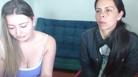 Snapshot of juli_69 chatting on 09/13/25, 04:18  Juliana Torres  online show from 09/13/25, 04:18