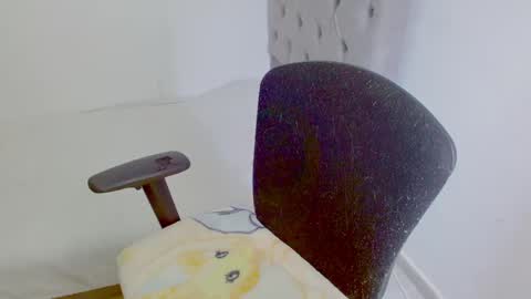 Snapshot of juli_69 chatting on 09/15/25, 06:08  Juliana Torres  online show from 09/15/25, 06:08