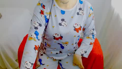 Snapshot of juli_69 chatting on 09/18/25, 05:04  Juliana Torres  online show from 09/18/25, 05:04