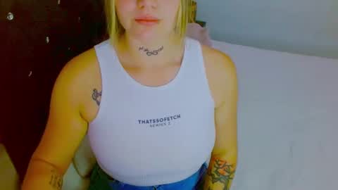 Snapshot of juli_69 chatting on 11/02/25, 09:39 Juliana Torres online show from 11/02/25, 09:39