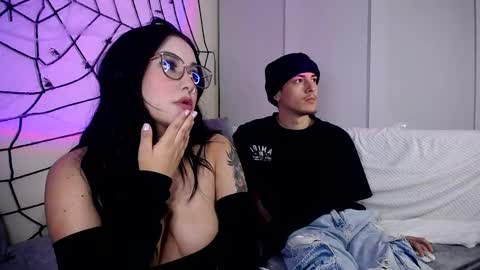 Snapshot of juli_aaron chatting on 10/19/25, 05:08 JULI  AARON online show from 10/19/25, 05:08
