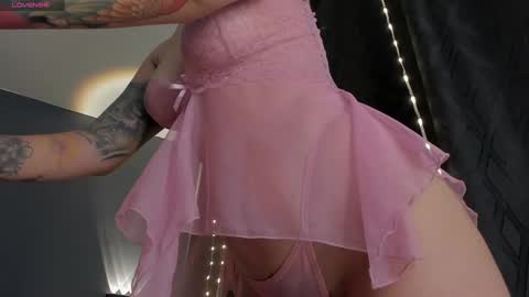 Juli Modelo Independiente online show from 01/06/25, 02:58