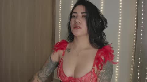 Juli Modelo Independiente online show from 03/19/26, 12:53