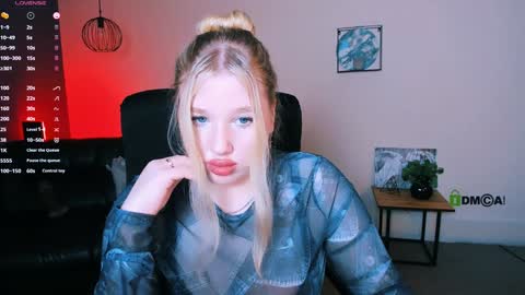 juli kisss online show from 12/29/24, 10:36