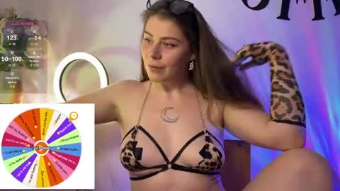 juli_m00n online show from 05/09/26, 06:57