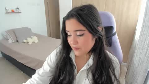 juli_santos_22 online show from 01/13/25, 08:15