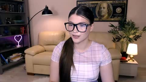 julia485262 online show from 06/07/26, 01:37