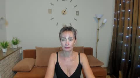 julia__cherry_ online show from 12/24/24, 09:55