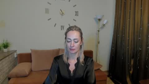 julia__cherry_ online show from 12/29/24, 11:39