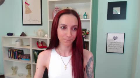 JuliaJae online show from 11/21/25, 08:13