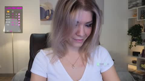Cute online show from 12/05/24, 06:44