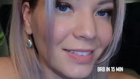 Cute online show from 12/24/24, 02:12