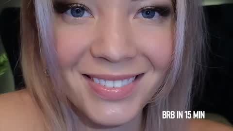 Cute online show from 12/26/24, 03:42