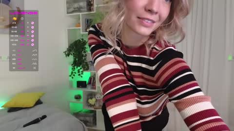 Cute online show from 01/16/25, 05:23