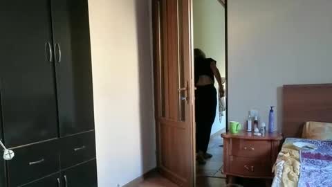 julia_giulia online show from 10/11/25, 01:42