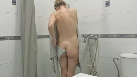 Snapshot of julia_giulia chatting on 11/30/25, 03:32 julia_giulia online show from 11/30/25, 03:32