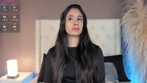 J U L IA   M A R T I N E Z online show from 04/29/26, 11:36