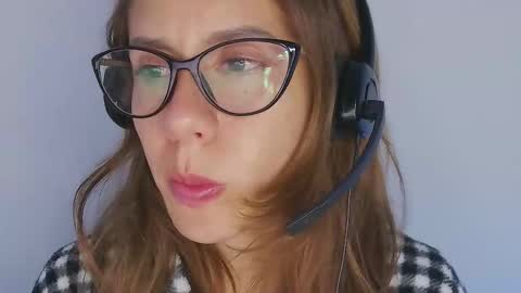 Snapshot of julia_roberts420 chatting on 11/10/25, 03:49 Julia Schedule 10 pm to 4 am GTM-5 online show from 11/10/25, 03:49