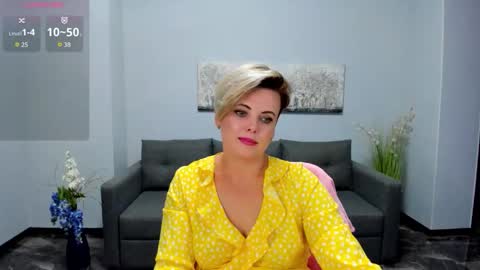 Julia online show from 10/03/25, 11:51