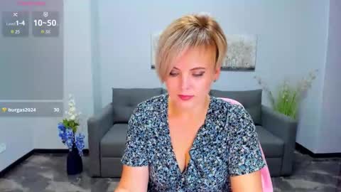 Julia online show from 10/22/25, 06:24